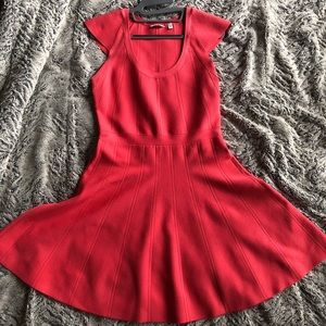 🎇NWOT Guess Coral Jaquard A-line dress